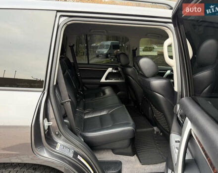 Тойота Ленд Крузер, объемом двигателя 4.6 л и пробегом 325 тыс. км за 28500 $, фото 12 на Automoto.ua