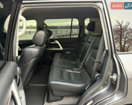 Тойота Ленд Крузер, объемом двигателя 4.6 л и пробегом 325 тыс. км за 28500 $, фото 5 на Automoto.ua