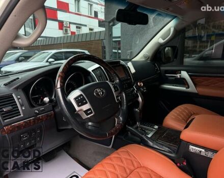 Тойота Ленд Крузер, объемом двигателя 4.5 л и пробегом 235 тыс. км за 37000 $, фото 7 на Automoto.ua