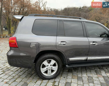 Тойота Ленд Крузер, объемом двигателя 4.6 л и пробегом 325 тыс. км за 28500 $, фото 13 на Automoto.ua