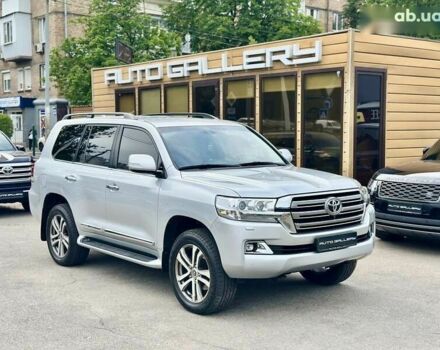 Тойота Ленд Крузер, объемом двигателя 4.6 л и пробегом 161 тыс. км за 44000 $, фото 2 на Automoto.ua