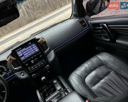 Тойота Ленд Крузер, объемом двигателя 4.46 л и пробегом 198 тыс. км за 70000 $, фото 34 на Automoto.ua