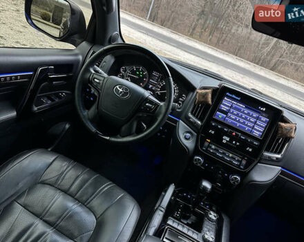 Тойота Ленд Крузер, объемом двигателя 4.46 л и пробегом 198 тыс. км за 70000 $, фото 35 на Automoto.ua