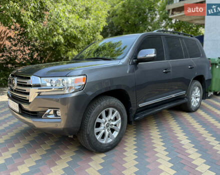 Тойота Ленд Крузер, объемом двигателя 5.66 л и пробегом 49 тыс. км за 65000 $, фото 1 на Automoto.ua