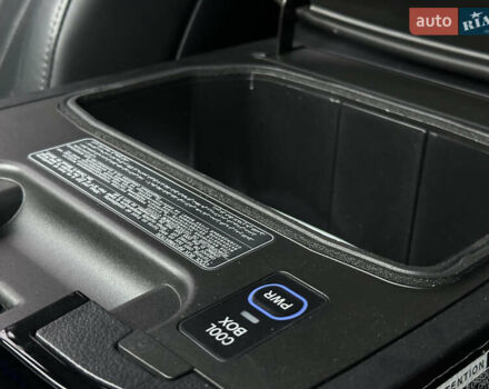 Тойота Ленд Крузер, объемом двигателя 4.46 л и пробегом 198 тыс. км за 70000 $, фото 39 на Automoto.ua