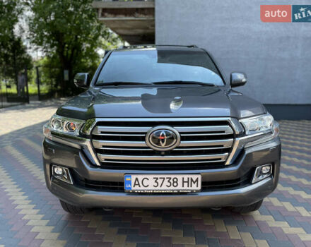 Тойота Ленд Крузер, объемом двигателя 5.66 л и пробегом 49 тыс. км за 65000 $, фото 2 на Automoto.ua