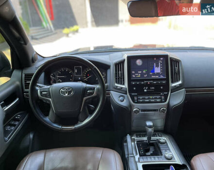 Тойота Ленд Крузер, объемом двигателя 5.66 л и пробегом 49 тыс. км за 65000 $, фото 10 на Automoto.ua