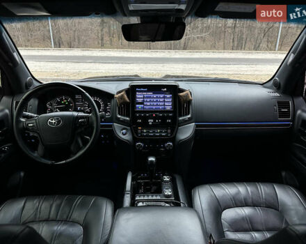 Тойота Ленд Крузер, объемом двигателя 4.46 л и пробегом 198 тыс. км за 70000 $, фото 36 на Automoto.ua