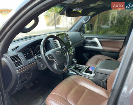 Тойота Ленд Крузер, объемом двигателя 5.66 л и пробегом 49 тыс. км за 65000 $, фото 13 на Automoto.ua