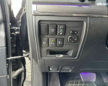 Тойота Ленд Крузер, объемом двигателя 0 л и пробегом 92 тыс. км за 64000 $, фото 21 на Automoto.ua