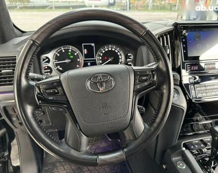 Тойота Ленд Крузер, объемом двигателя 0 л и пробегом 92 тыс. км за 64000 $, фото 17 на Automoto.ua