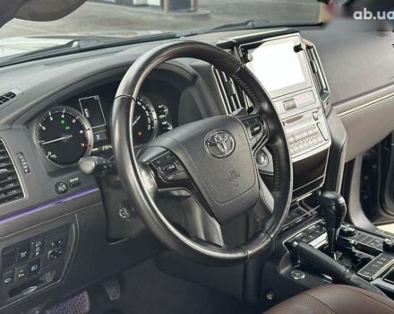 Тойота Ленд Крузер, объемом двигателя 0 л и пробегом 92 тыс. км за 64000 $, фото 22 на Automoto.ua