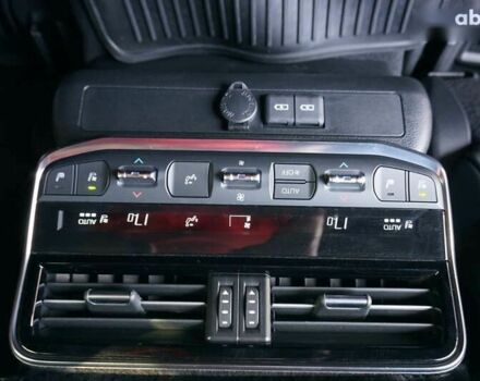 Тойота Ленд Крузер, объемом двигателя 3.3 л и пробегом 27 тыс. км за 86500 $, фото 29 на Automoto.ua