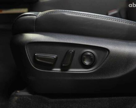 Тойота Ленд Крузер, объемом двигателя 3.3 л и пробегом 15 тыс. км за 80990 $, фото 19 на Automoto.ua