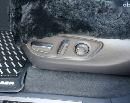 Тойота Ленд Крузер, объемом двигателя 3.3 л и пробегом 27 тыс. км за 86500 $, фото 21 на Automoto.ua