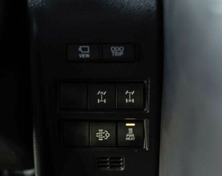 Тойота Ленд Крузер, объемом двигателя 3.3 л и пробегом 69 тыс. км за 80012 $, фото 26 на Automoto.ua