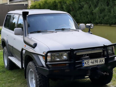 Тойота Ленд Крузер 1997 в Рахове на Automoto.ua Тойота Ленд Крузер, объемом двигателя 4.5 л и пробегом 199 тыс. км за 15800 $, фото 1 на Automoto.ua