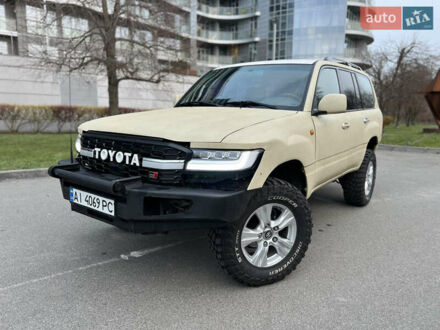 Тойота Ленд Крузер 2001 у Києві на Automoto.ua Тойота Ленд Крузер, об'ємом двигуна 4.7 л та пробігом 350 тис. км за 18700 $, фото 1 на Automoto.ua