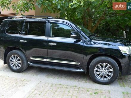 Тойота Ленд Крузер 2017 у Києві на Automoto.ua Тойота Ленд Крузер, об'ємом двигуна 4.6 л та пробігом 107 тис. км за 54000 $, фото 1 на Automoto.ua