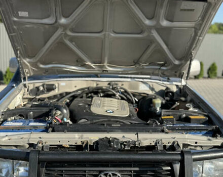 Сірий Тойота Ленд Крузер, об'ємом двигуна 3 л та пробігом 336 тис. км за 32000 $, фото 6 на Automoto.ua