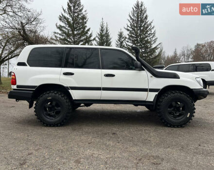 Серый Тойота Ленд Крузер, объемом двигателя 4.48 л и пробегом 210 тыс. км за 23000 $, фото 3 на Automoto.ua