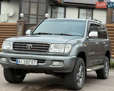 Серый Тойота Ленд Крузер, объемом двигателя 4.7 л и пробегом 460 тыс. км за 8500 $, фото 1 на Automoto.ua