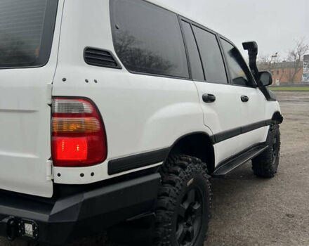 Серый Тойота Ленд Крузер, объемом двигателя 4.48 л и пробегом 210 тыс. км за 23000 $, фото 9 на Automoto.ua