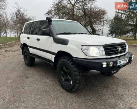 Серый Тойота Ленд Крузер, объемом двигателя 4.48 л и пробегом 210 тыс. км за 23000 $, фото 2 на Automoto.ua