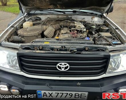 Серый Тойота Ленд Крузер, объемом двигателя 4.5 л и пробегом 210 тыс. км за 23500 $, фото 12 на Automoto.ua