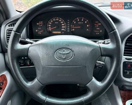 Серый Тойота Ленд Крузер, объемом двигателя 4.7 л и пробегом 460 тыс. км за 8500 $, фото 57 на Automoto.ua