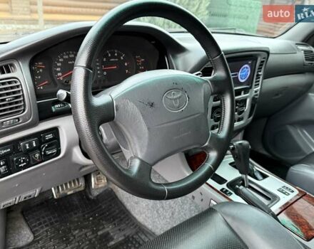 Серый Тойота Ленд Крузер, объемом двигателя 4.7 л и пробегом 460 тыс. км за 8500 $, фото 42 на Automoto.ua