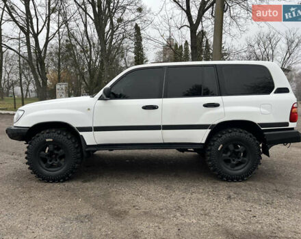 Серый Тойота Ленд Крузер, объемом двигателя 4.48 л и пробегом 210 тыс. км за 23000 $, фото 7 на Automoto.ua