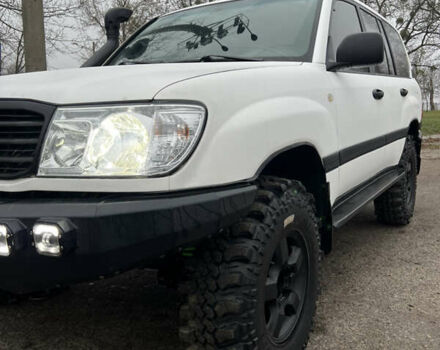 Серый Тойота Ленд Крузер, объемом двигателя 4.48 л и пробегом 210 тыс. км за 23000 $, фото 8 на Automoto.ua