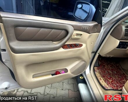 Серый Тойота Ленд Крузер, объемом двигателя 4.7 л и пробегом 525 тыс. км за 11000 $, фото 8 на Automoto.ua