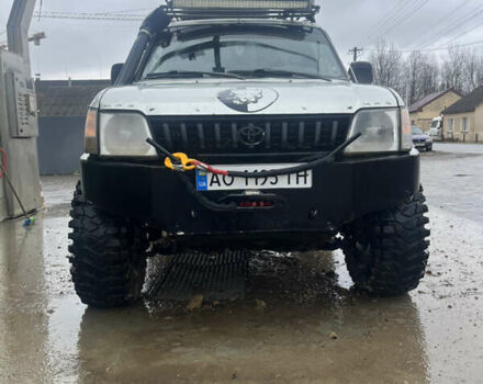 Серый Тойота Ленд Крузер, объемом двигателя 3 л и пробегом 300 тыс. км за 15000 $, фото 3 на Automoto.ua