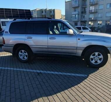 Сірий Тойота Ленд Крузер, об'ємом двигуна 4.2 л та пробігом 356 тис. км за 15000 $, фото 1 на Automoto.ua