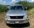 Серый Тойота Ленд Крузер, объемом двигателя 3 л и пробегом 382 тыс. км за 5800 $, фото 1 на Automoto.ua