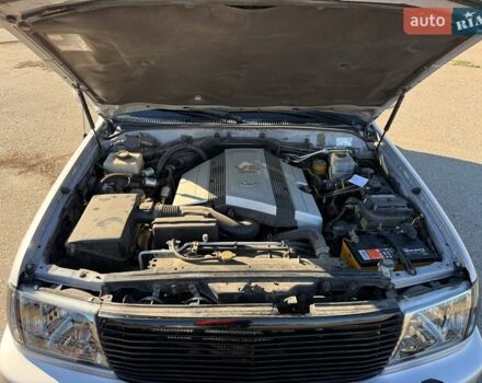 Серый Тойота Ленд Крузер, объемом двигателя 4.66 л и пробегом 342 тыс. км за 15500 $, фото 25 на Automoto.ua