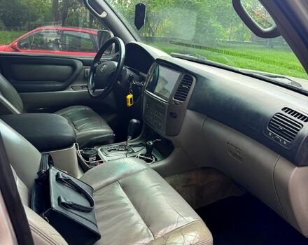 Серый Тойота Ленд Крузер, объемом двигателя 4.7 л и пробегом 419 тыс. км за 10000 $, фото 4 на Automoto.ua