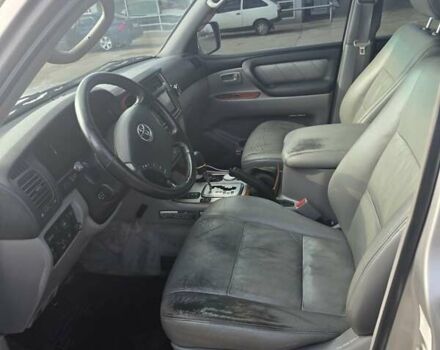 Серый Тойота Ленд Крузер, объемом двигателя 4.7 л и пробегом 402 тыс. км за 12500 $, фото 5 на Automoto.ua