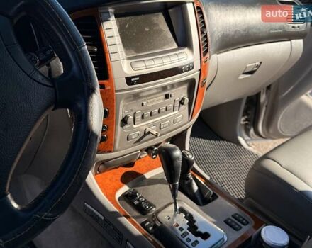 Серый Тойота Ленд Крузер, объемом двигателя 4.66 л и пробегом 342 тыс. км за 15500 $, фото 18 на Automoto.ua