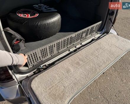 Серый Тойота Ленд Крузер, объемом двигателя 4.66 л и пробегом 342 тыс. км за 15500 $, фото 16 на Automoto.ua