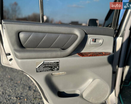 Сірий Тойота Ленд Крузер, об'ємом двигуна 4.66 л та пробігом 248 тис. км за 13099 $, фото 9 на Automoto.ua