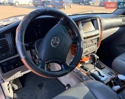 Серый Тойота Ленд Крузер, объемом двигателя 4.66 л и пробегом 342 тыс. км за 15500 $, фото 12 на Automoto.ua