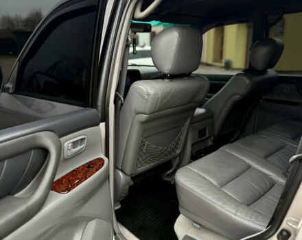 Серый Тойота Ленд Крузер, объемом двигателя 4.7 л и пробегом 421 тыс. км за 11650 $, фото 31 на Automoto.ua