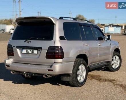 Серый Тойота Ленд Крузер, объемом двигателя 4.66 л и пробегом 342 тыс. км за 15500 $, фото 7 на Automoto.ua