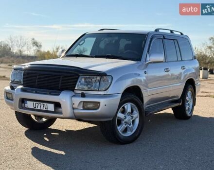 Серый Тойота Ленд Крузер, объемом двигателя 4.66 л и пробегом 342 тыс. км за 15500 $, фото 4 на Automoto.ua