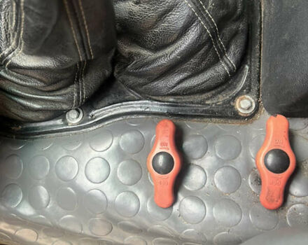 Серый Тойота Ленд Крузер, объемом двигателя 4.16 л и пробегом 111 тыс. км за 30000 $, фото 9 на Automoto.ua