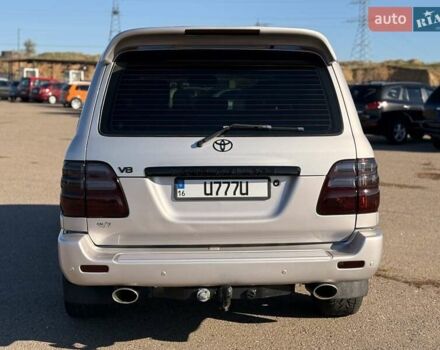 Серый Тойота Ленд Крузер, объемом двигателя 4.66 л и пробегом 342 тыс. км за 15500 $, фото 9 на Automoto.ua