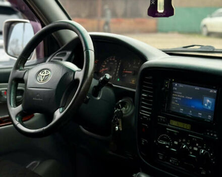 Серый Тойота Ленд Крузер, объемом двигателя 4.7 л и пробегом 421 тыс. км за 11650 $, фото 27 на Automoto.ua